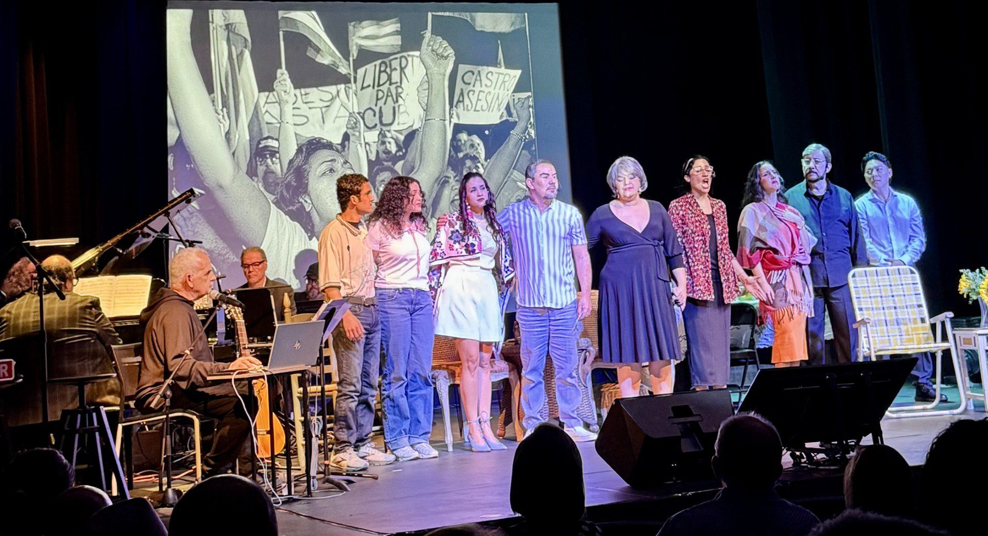 Elenco del musical Sueños del Exilio Cubano