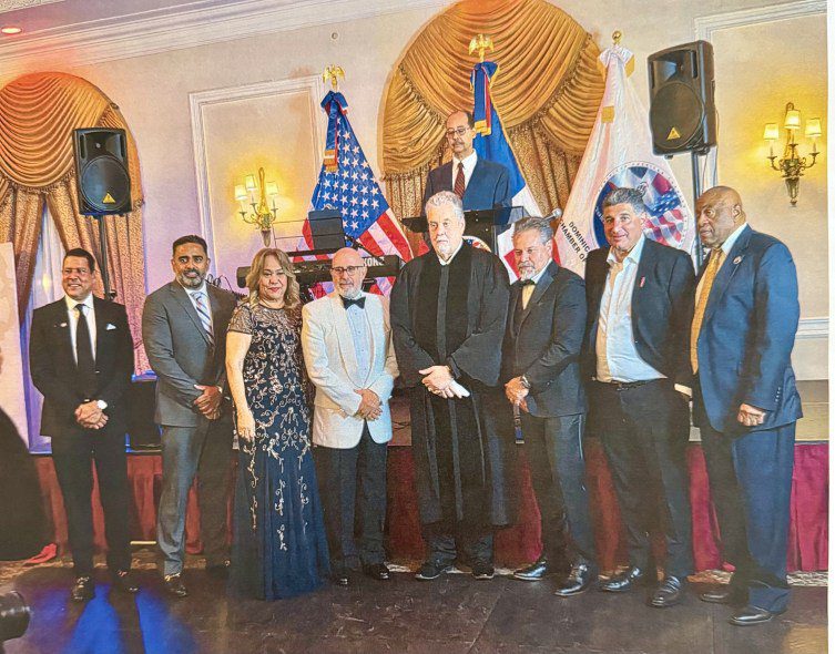 Luis Santiago, Tomas Regalado, Juan Marichal y Johnny Matthews en la ceremonia