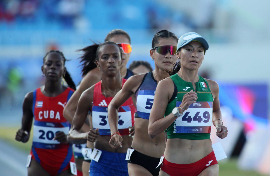 Atletas de Cuba y México compiten en atletismo en los Juegos Centroamericanos Santo Domingo 2026