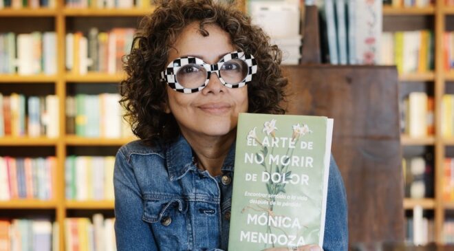 Mónica Mendoza presenta su libro El arte de no morir de dolor